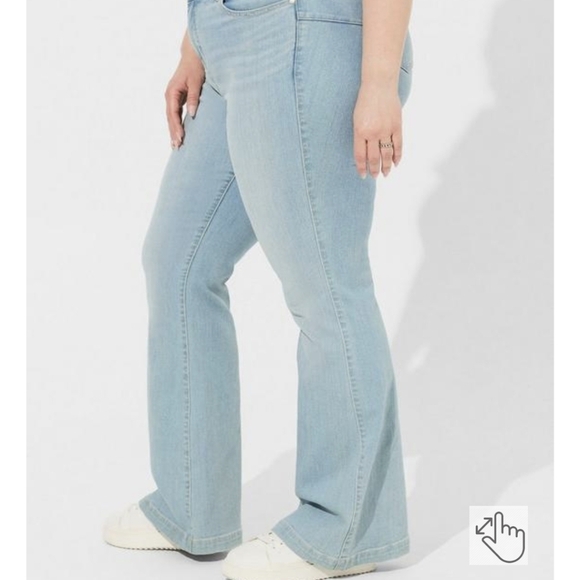 NWT Torrid Bombshell Flare Premium Stretch High-Rise Jean Size 12 - Picture 4 of 13